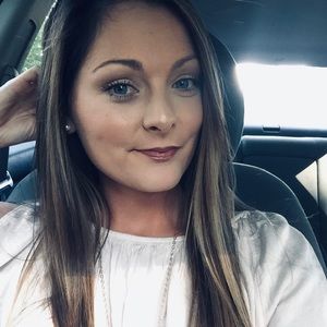 Meet your Posher, Leah